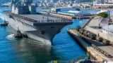中東派遣の米強襲揚陸艦「トリポリ」佐世保に帰還