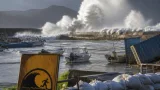 台風13号 沿岸は昼過ぎから大しけ 大雨にも警戒を