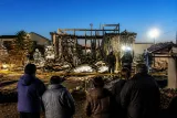 矢巾町で住宅全焼、焼け跡から2人の遺体確認
