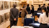 山口・三坂神社の奉納写真を家族に返す展示会が開幕