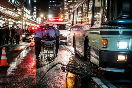 京都・右京区の四条通で市バスと自転車が接触 高校生が重傷