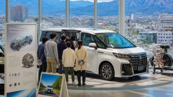 甲府の消費者に影響 日産が新型エルグランド国内販売を開始