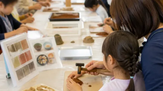 四日市で子どもが箸置き作り体験、萬古焼の土に触れる機会