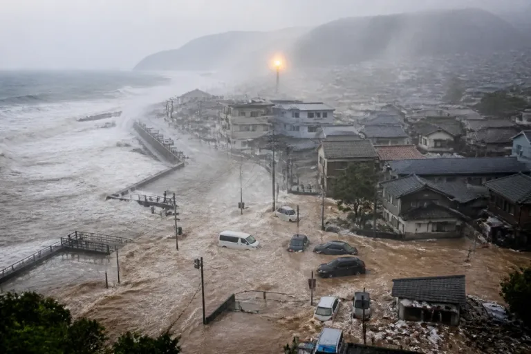 線状降水帯の恐れ、長崎県で大雨警戒 6日午前中の短時間豪雨に備えを
