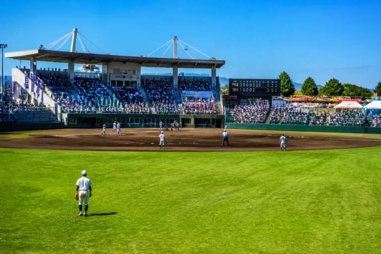 秋田で夏の高校野球開幕 のこまちスタジアムで開会式、能代が開幕戦を制す