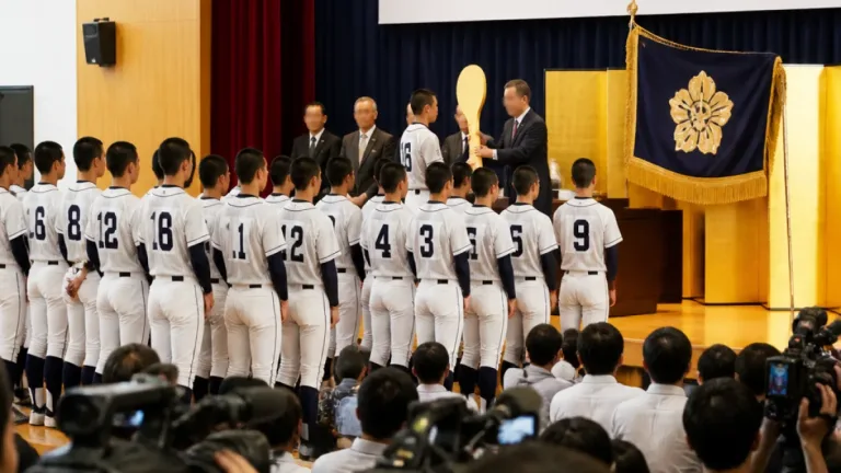福山、初の甲子園へ 市立福山高が知事激励で決意新たに