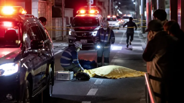 福生で男性刺され死亡、容疑者は逃走中