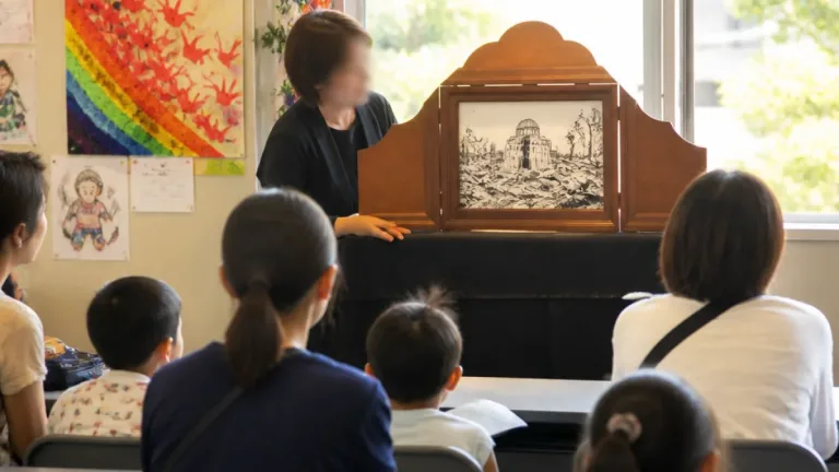 長野で紙芝居『はだしのゲン』上演 子ども目線で戦争の恐ろしさ伝える