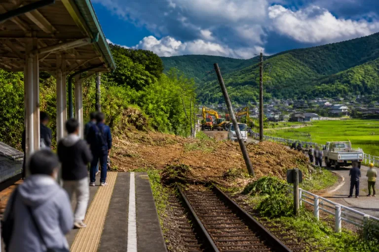 大雨でＪＲ予土線・窪川―江川崎が運休 高知の沿線生活に影響