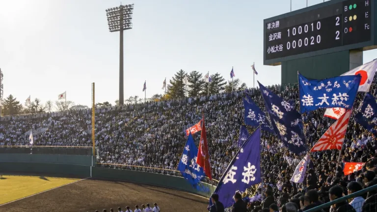 金沢と遊学館が決勝へ 石川大会は26日に最終決戦