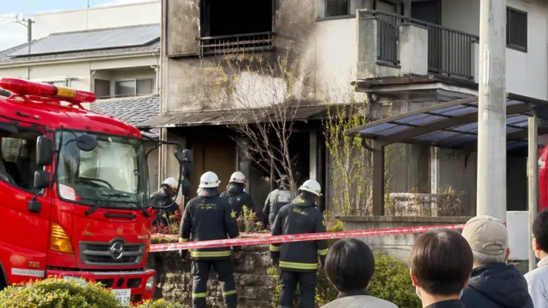 交野市の民家で火災、2人遺体 近隣に不安広がる