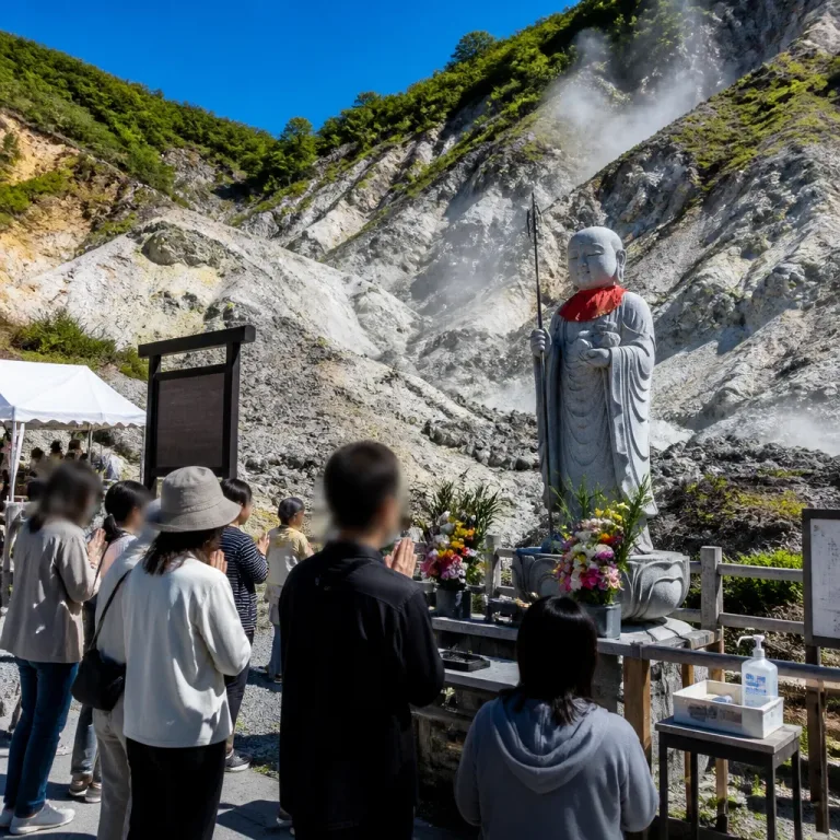川原毛地蔵の例大祭が２年ぶり再開 家内安全と健康を願う参拝続く