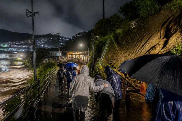 大雨で北九州が高齢者等避難情報 早めの安全確保を