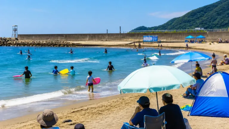 徳島・小松海水浴場が開設 親子連れでにぎわう