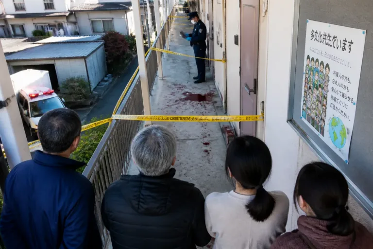 鴻巣のマンションで女性死亡、殺人容疑で夫を逮捕