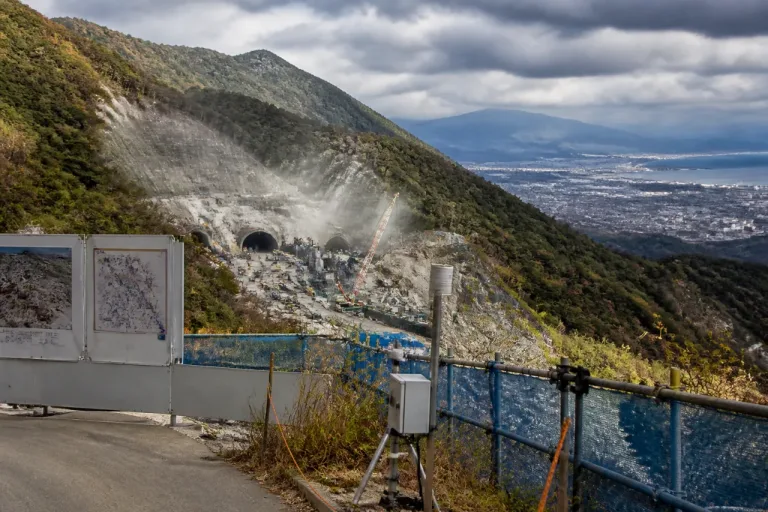 リニア静岡区間の着工容認、開業は最短でも2036年以降へ