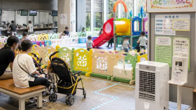水戸市役所に夏休み限定の子ども遊び場「みとちゃんらんど」開設