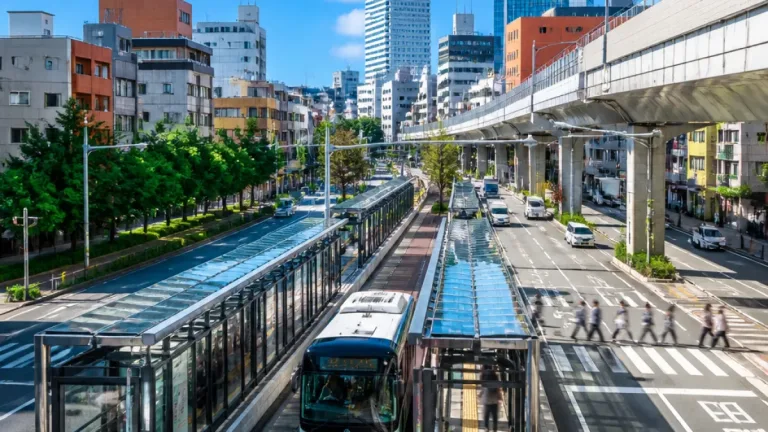 名古屋の基幹バスが示す都市交通のかたち 海外にも影響