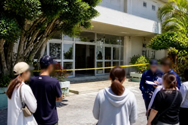 那覇の小学校で窓ガラス破損 児童３人を補導、地域の安全対策が課題に