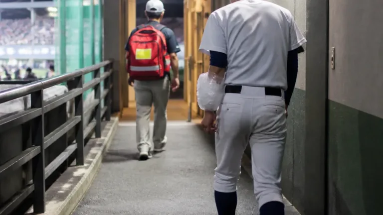 西宮・甲子園で負傷の阪神・森下 市内病院で「左前腕部の打撲」と診断