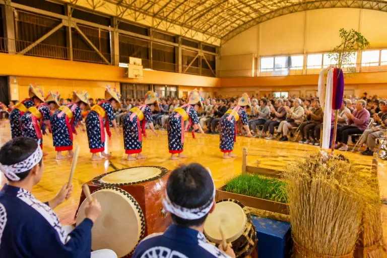 小笠原近重流の田植えばやし 三原で継承誓う拍手響く