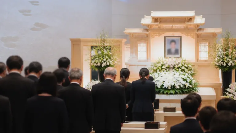 大分で営まれた村山元首相の初盆会 追悼に多くの列席者