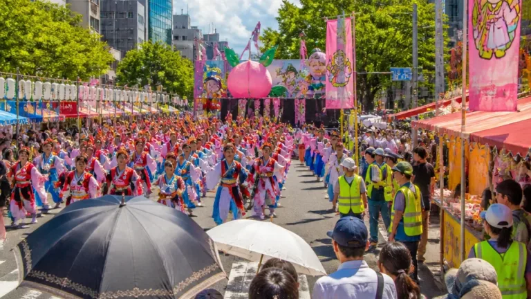 岡山・桃太郎まつりが最終日も賑わい 中心市街地に華やかな踊り