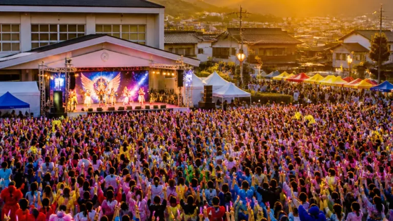 アニメ作品が地域に熱気 大町で「ゾンビィEXPO」盛況