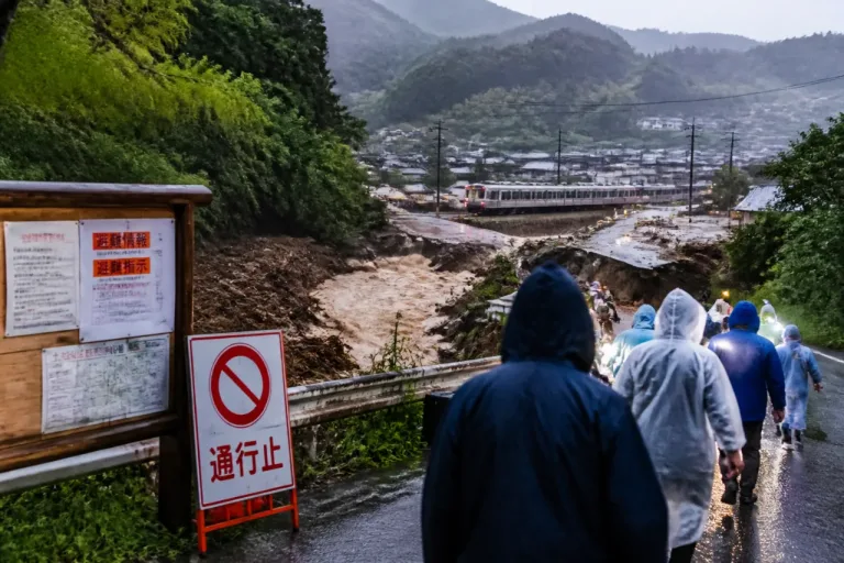 佐賀で大雨続く 地盤緩み土砂災害へ厳重警戒を