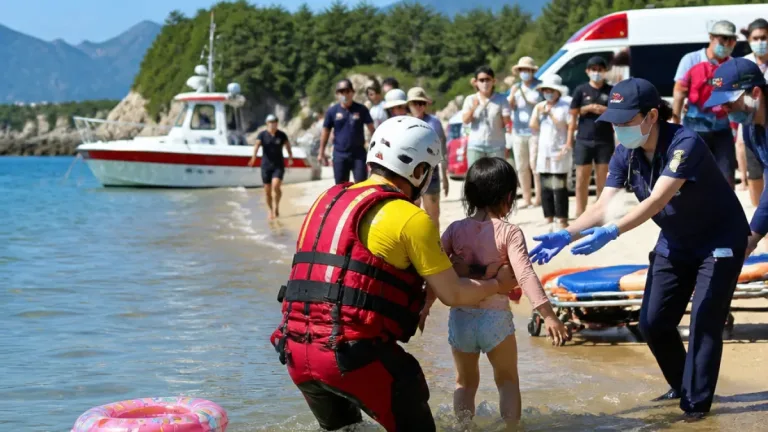 西条の海水浴場で５歳女児が溺れる 一時意識消失も命に別状なし