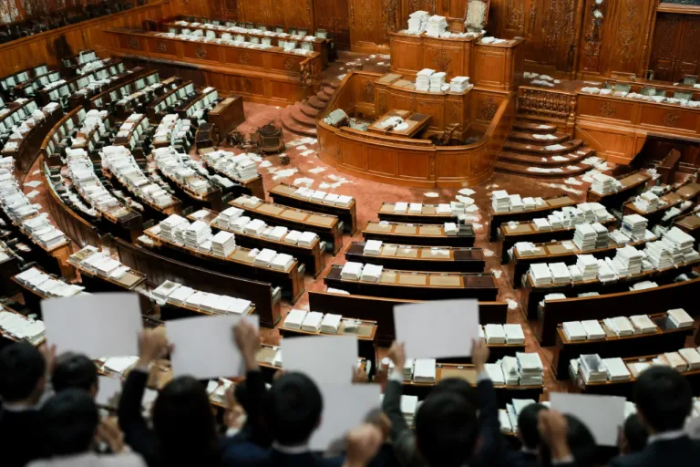 衆院比例定数削減めぐる強行姿勢と国会審議の停滞
