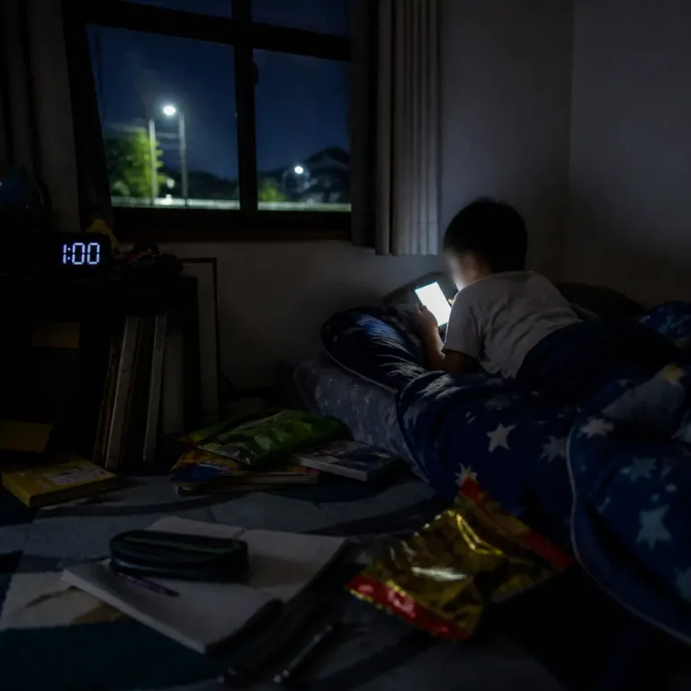 夏休みの夜更かし、子どもの“寝不足”は放置していいのか