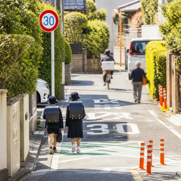 生活道路の法定最高速度、9月1日から原則30km/hに引き下げ