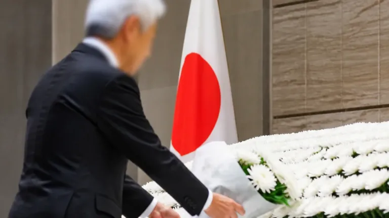 七尾の遺族、全国追悼式で献花