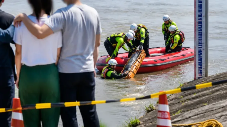 多摩川で中学生が流され意識不明、夏の水辺で警戒続く