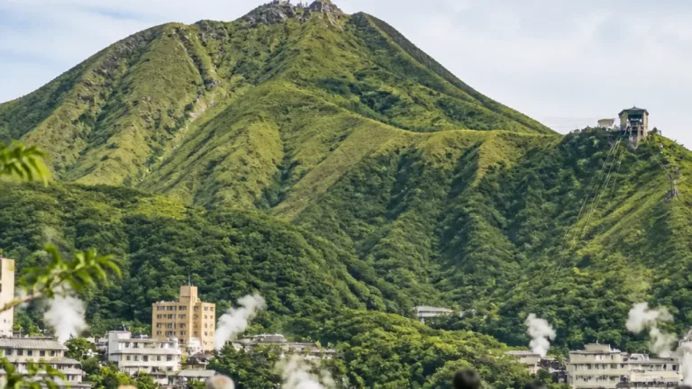 鶴見岳の地震活動、増加後に低下 気象庁が解説情報を終了