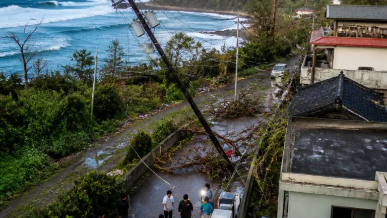 台風13号で沖縄北部の停電続く 復旧時期は不確定