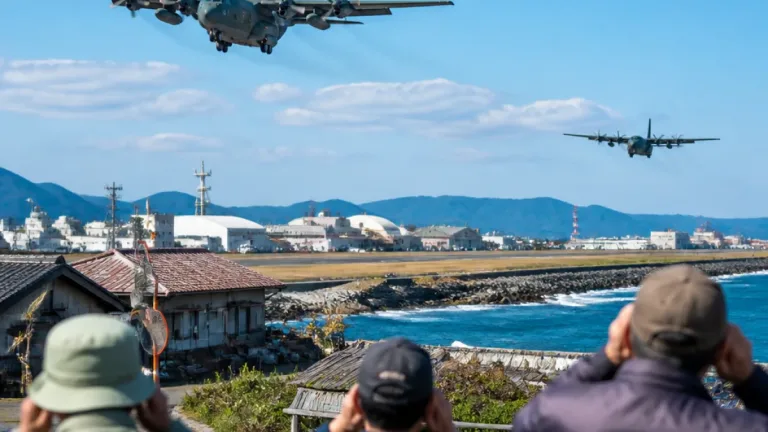 米軍C-130２機が美保基地で離着陸訓練