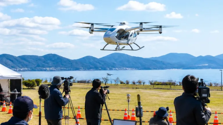 山口で公開 次世代航空機「空飛ぶクルマ」デモ飛行の実情と地域への影響