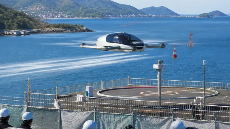 山口で公開された空飛ぶクルマの高速デモ、実用化に向けた地元影響は