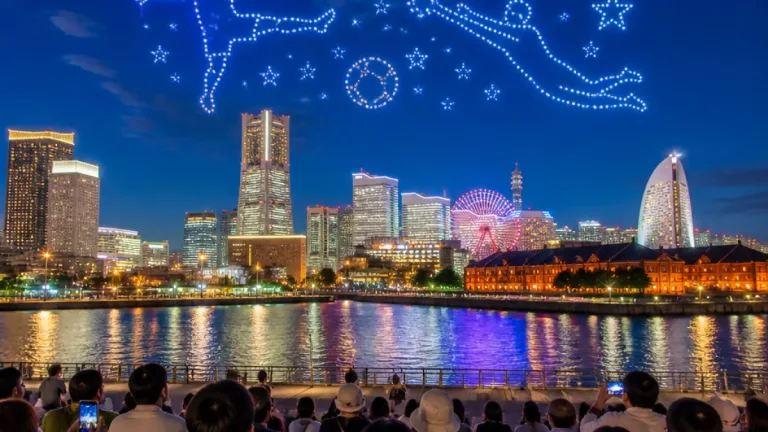横浜の夜空を照らしたＤｅＮＡドローンショー、３５００機で世界記録に挑戦